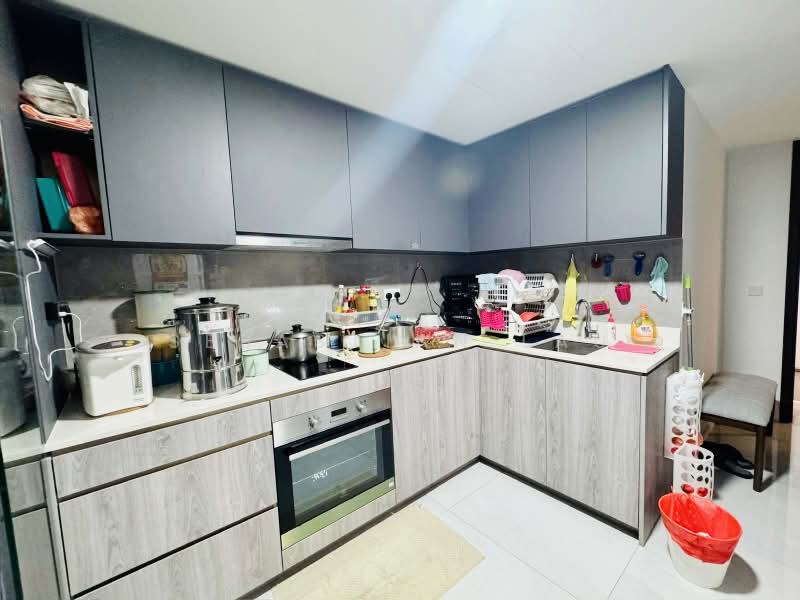 Riverfront Residences, 43 Hougang Avenue 7, 2 Bedrooms, 721 sqft, Condominium For Rent, by Sebastian Lau, 500205428 - Kitchen - PropertyGuru.com.sg