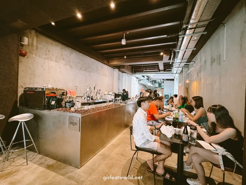 ⭐️Clarke Quay / Carpenter St / Hongkong St⭐️ Restaurant, Clarke Quay / Carpenter St / Hongkong St, 2,800 sqft, Food & Beverage For Rent, by Darren Wee, 500205439 - Interior - CommercialGuru.com.sg