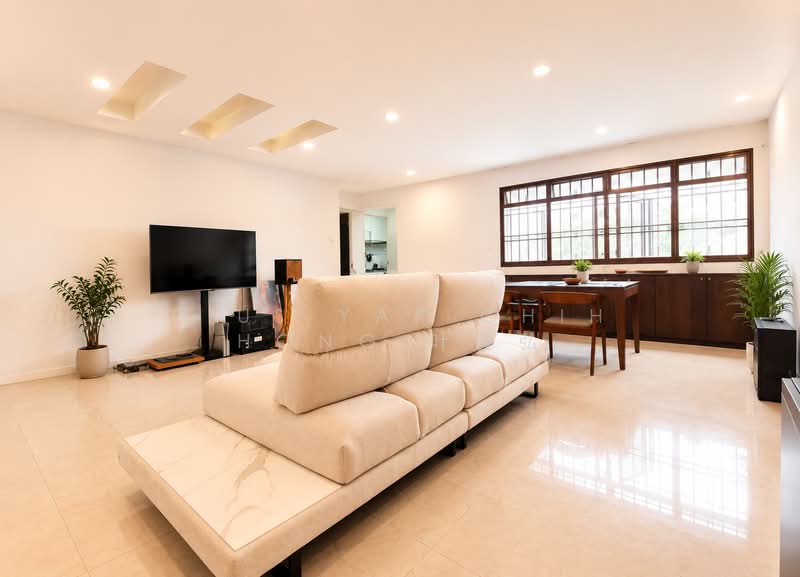685A Choa Chu Kang Crescent, 685A Choa Chu Kang Crescent, 3 Bedrooms, 1,184 sqft, HDB Flat For Sale, by Pius Yap Chih Hong 叶智弘, 500205458 - Living Room - PropertyGuru.com.sg