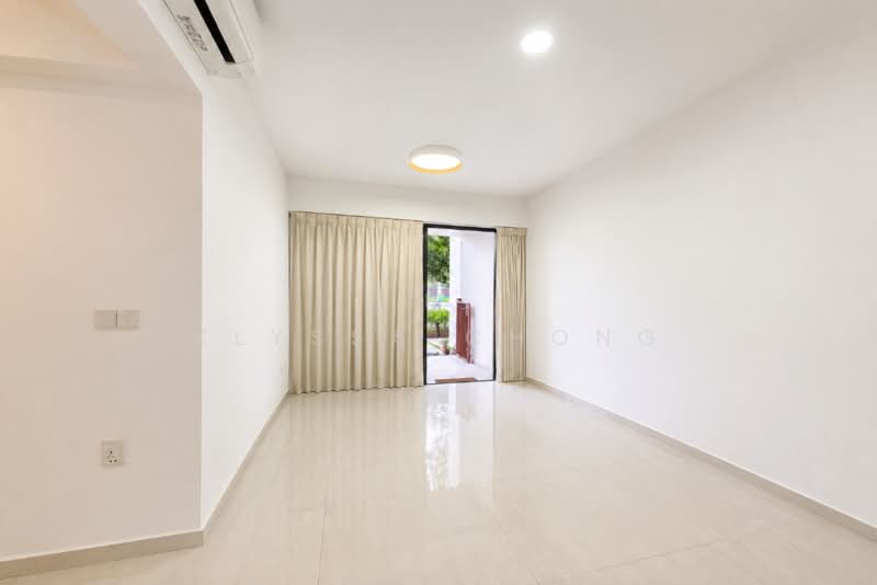 Riverfront Residences, 51 Hougang Avenue 7, 3 Bedrooms, 915 sqft, Condominium For Rent, by Klyssa Chong, 500205462 - Living Room - PropertyGuru.com.sg