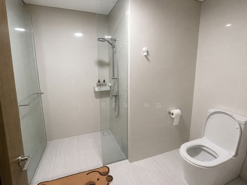 Lakeville, 11 Jurong Lake Link, 2 Bedrooms, 721 sqft, Condominium For Sale, by Karen Ng, 500205473 - Bathroom - PropertyGuru.com.sg