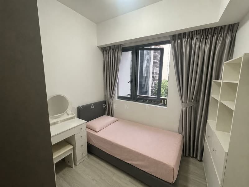 Lakeville, 11 Jurong Lake Link, 2 Bedrooms, 721 sqft, Condominium For Sale, by Karen Ng, 500205473 - Bedroom - PropertyGuru.com.sg