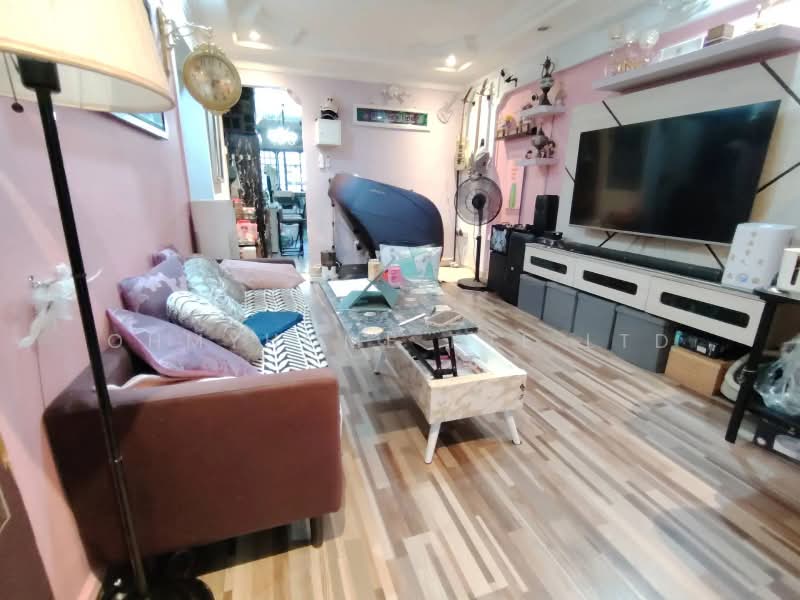 534 Jurong West Street 52, 534 Jurong West Street 52, 2 Bedrooms, 721 sqft, HDB Flat For Sale, by NOEL PHOON, 500205478 - Living Room - PropertyGuru.com.sg