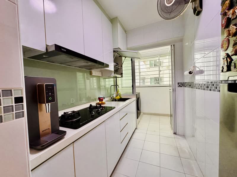 316A Yishun Greenwalk, 316A Yishun Avenue 9, 2 Bedrooms, 721 sqft, HDB Flat For Sale, by David Yeo, 500205479 - Kitchen - PropertyGuru.com.sg