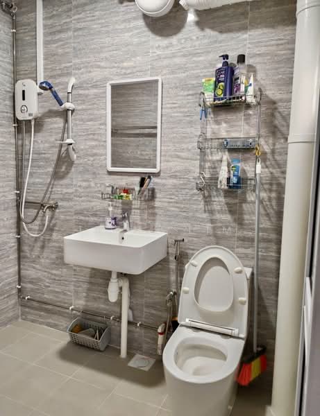 880 Woodlands Street 82, 880 Woodlands Street 82, 3 Bedrooms, 1,130 sqft, HDB Flat For Sale, by Irene Lim, 500205490 - Bathroom - PropertyGuru.com.sg