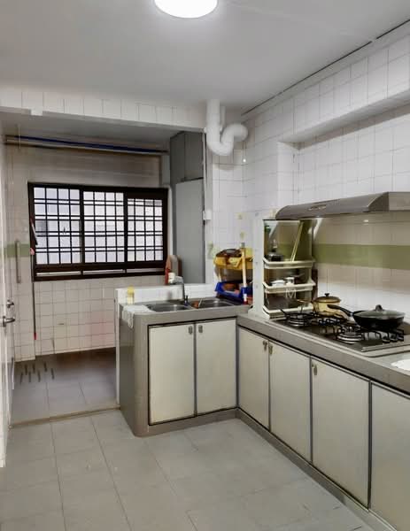 880 Woodlands Street 82, 880 Woodlands Street 82, 3 Bedrooms, 1,130 sqft, HDB Flat For Sale, by Irene Lim, 500205490 - Kitchen - PropertyGuru.com.sg