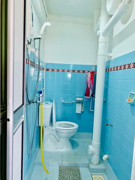 48 Circuit Road, 48 Circuit Road, 2 Bedrooms, 635 sqft, HDB Flat For Rent, by Sandra Ong, 500205493 - Bathroom - PropertyGuru.com.sg
