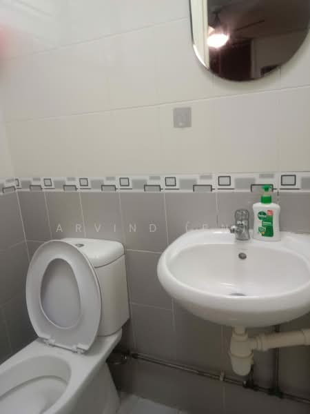 691 Hougang Street 61, 691 Hougang Street 61, Room Rental, 350 sqft, HDB Flat For Rent, by Arvind (PN), 500205494 - Bathroom - PropertyGuru.com.sg