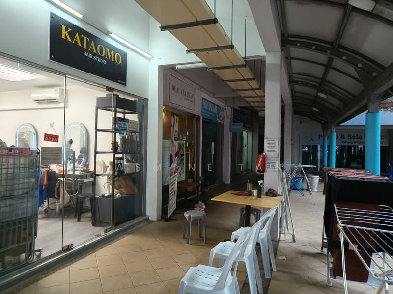 808 Yishun Ring Road, 808 Yishun Ring Road, 2 Bedrooms, 796 sqft, HDB Flat For Sale, by Jasmine Tan, 500205498 - Beauty Cares - PropertyGuru.com.sg
