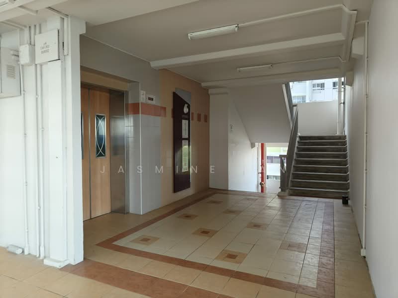 808 Yishun Ring Road, 808 Yishun Ring Road, 2 Bedrooms, 796 sqft, HDB Flat For Sale, by Jasmine Tan, 500205498 - Lift Lobby - PropertyGuru.com.sg