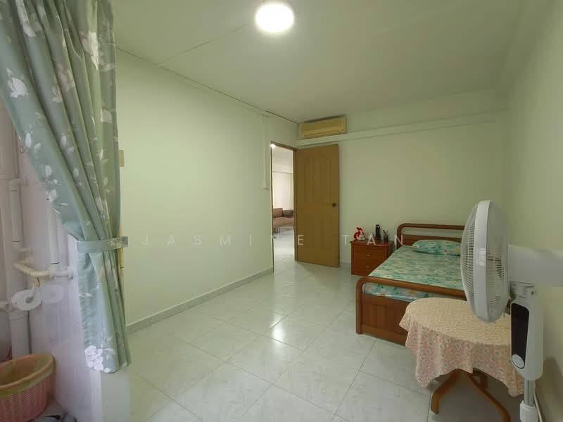 808 Yishun Ring Road, 808 Yishun Ring Road, 2 Bedrooms, 796 sqft, HDB Flat For Sale, by Jasmine Tan, 500205498 - Master Bedroom - PropertyGuru.com.sg