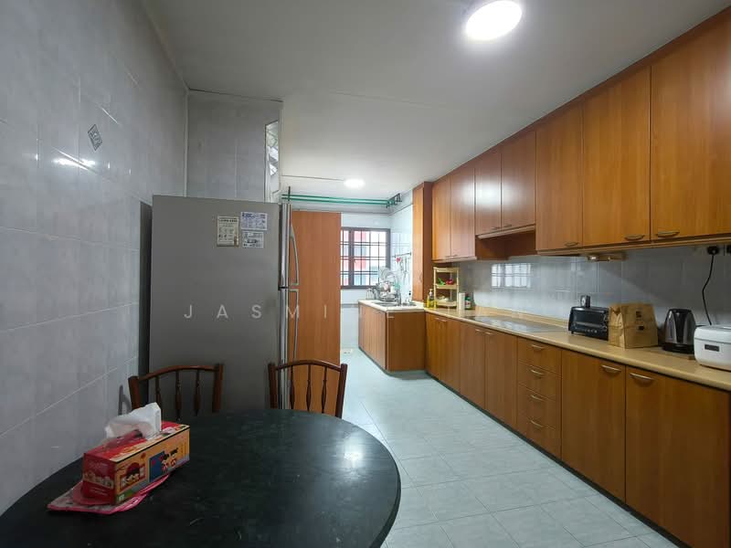 808 Yishun Ring Road, 808 Yishun Ring Road, 2 Bedrooms, 796 sqft, HDB Flat For Sale, by Jasmine Tan, 500205498 - Kitchen - PropertyGuru.com.sg
