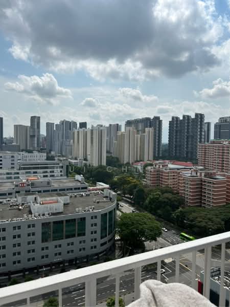 The Metropolitan Condominium, 8 Alexandra View, 3 Bedrooms, 1,360 sqft, Condominium For Rent, by Hui Ching, 500205504 - PropertyGuru.com.sg