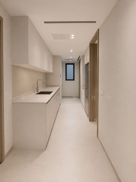 ✨Brand New✨Subsale 4 Bed 4 Bath | Minutes to Holland Village | Unblocked Greenery, , 4 Bedrooms, 1,335 sqft, Condominium For Sale, by Roman Woo C P, 500205506 - Corridor - PropertyGuru.com.sg