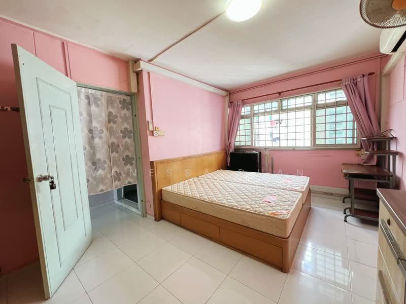 329 Tah Ching Road, 329 Tah Ching Road, 3 Bedrooms, 1,109 sqft, HDB Flat For Sale, by Vanessa Duan, 500205508 - Bedroom - PropertyGuru.com.sg