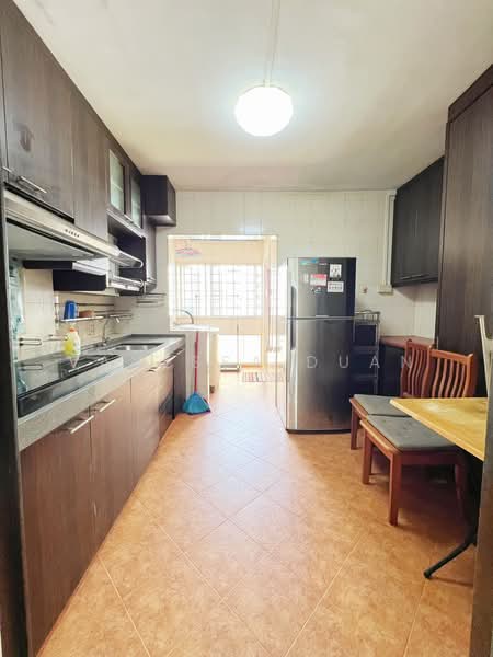 329 Tah Ching Road, 329 Tah Ching Road, 3 Bedrooms, 1,109 sqft, HDB Flat For Sale, by Vanessa Duan, 500205508 - Kitchen - PropertyGuru.com.sg