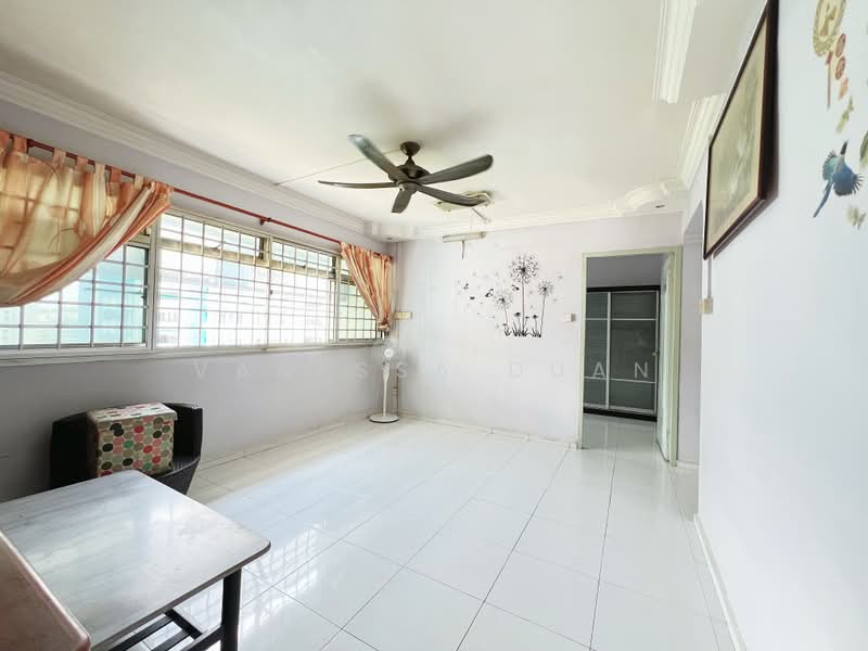 329 Tah Ching Road, 329 Tah Ching Road, 3 Bedrooms, 1,098 sqft, HDB Flat For Sale, by Vanessa Duan, 500205508 - Living Room - PropertyGuru.com.sg