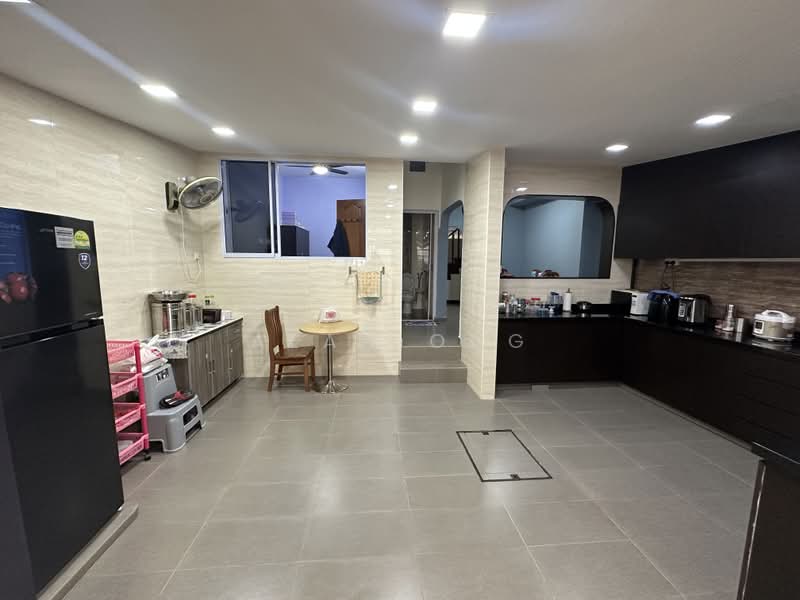 2 Sty Terrace @ Serangoon rd / St George, St George / Serangoon Rd / St Michael's, 4 Bedrooms, 2,000 sqft, Terraced House For Sale, by Alan Ong, 500205515 - Kitchen - PropertyGuru.com.sg