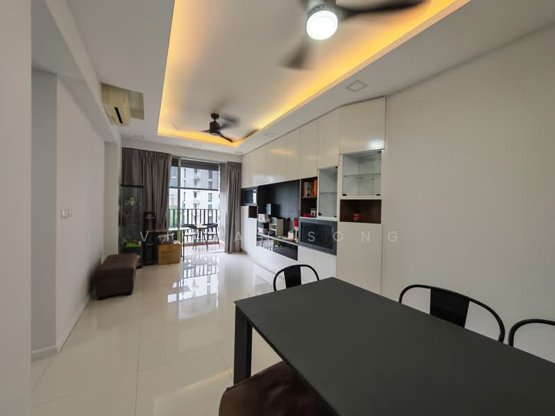 Heron Bay, Upper Serangoon View, 3 Bedrooms, 1,023 sqft, Executive Condominium For Rent, by Vivian Song, 500205521 - Living Room - PropertyGuru.com.sg