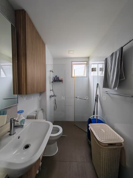 Heron Bay, Upper Serangoon View, 3 Bedrooms, 1,023 sqft, Executive Condominium For Rent, by Vivian Song, 500205521 - Bathroom - PropertyGuru.com.sg