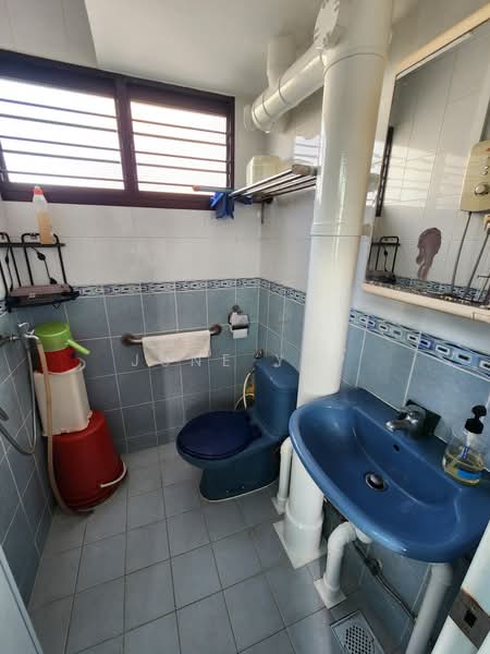 44 Chai Chee Street, 44 Chai Chee Street, 2 Bedrooms, 990 sqft, HDB Flat For Rent, by June Yap, 500205524 - Bathroom - PropertyGuru.com.sg