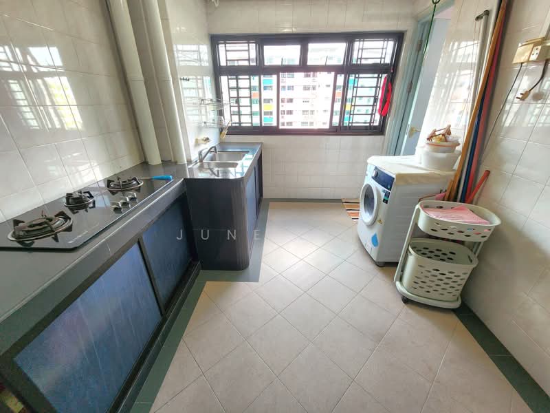 44 Chai Chee Street, 44 Chai Chee Street, 2 Bedrooms, 990 sqft, HDB Flat For Rent, by June Yap, 500205524 - Kitchen - PropertyGuru.com.sg
