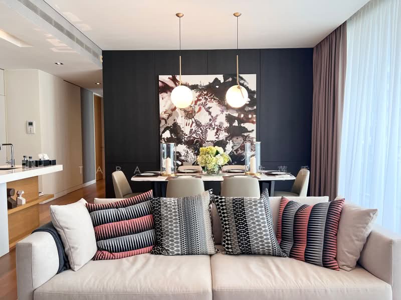 Hilltops, 101 Cairnhill Circle, 3 Bedrooms, 1,711 sqft, Condominium For Sale, by Tara Ting 陈莲香, 500205532 - Living Room - PropertyGuru.com.sg
