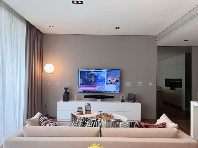 Hilltops, 101 Cairnhill Circle, 3 Bedrooms, 1,711 sqft, Condominium For Sale, by Tara Ting 陈莲香, 500205532 - Living Room - PropertyGuru.com.sg