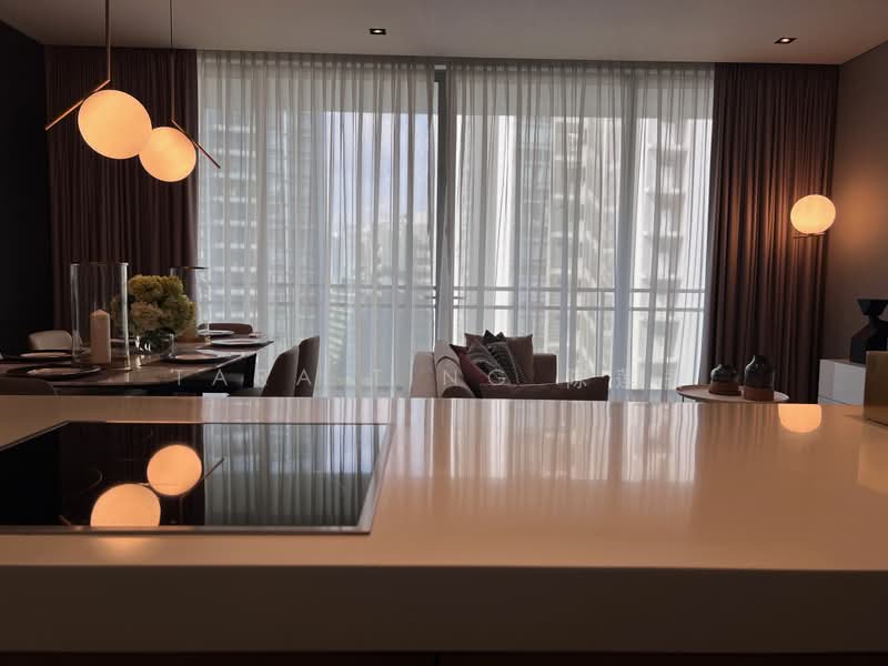 Hilltops, 101 Cairnhill Circle, 3 Bedrooms, 1,711 sqft, Condominium For Sale, by Tara Ting 陈莲香, 500205532 - Living Room - PropertyGuru.com.sg