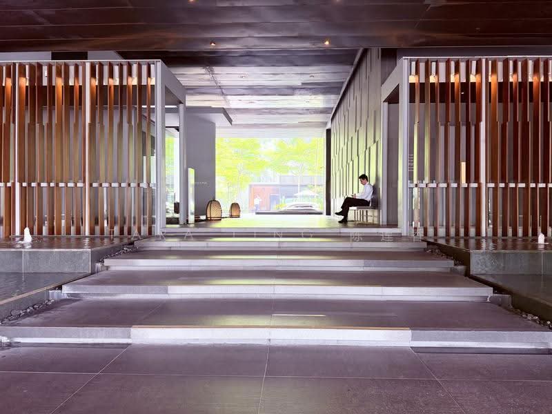 Hilltops, 101 Cairnhill Circle, Orchard / River Valley, 3 Bedrooms, 1,711 sqft, Condominium For Sale, by Tara Ting 陈莲香, 500205532 - Entrance - PropertyGuru.com.sg