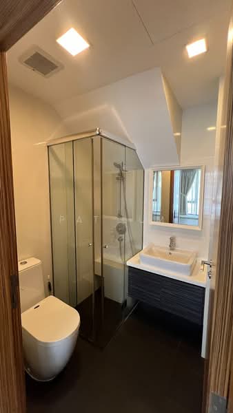 RV Edge, 2 Shanghai Road, 2 Bedrooms, 893 sqft, Condominium For Sale, by Pat Lum, 500205541 - Bathroom - PropertyGuru.com.sg