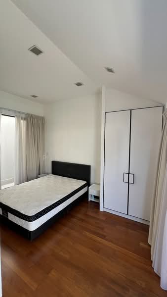RV Edge, 2 Shanghai Road, 2 Bedrooms, 893 sqft, Condominium For Sale, by Pat Lum, 500205541 - Bedroom - PropertyGuru.com.sg