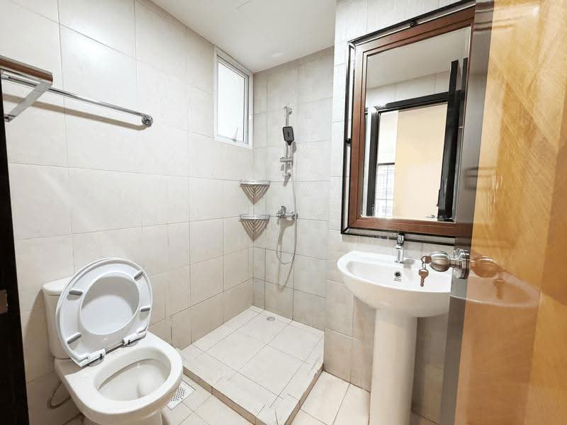 Casablanca, 21 Rosewood Drive, Admiralty / Woodlands, 3 Bedrooms, 1,195 sqft, Condominium For Rent, by Samuel Sim, 500205544 - Bathroom - PropertyGuru.com.sg