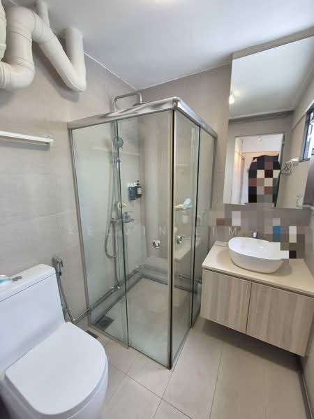 212 Serangoon Avenue 4, 212 Serangoon Avenue 4, 3 Bedrooms, 1,302 sqft, HDB Flat For Sale, by Kelvin Lim, 500205548 - Bathroom - PropertyGuru.com.sg