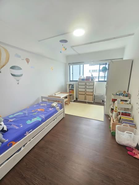 212 Serangoon Avenue 4, 212 Serangoon Avenue 4, 3 Bedrooms, 1,302 sqft, HDB Flat For Sale, by Kelvin Lim, 500205548 - Kids Bedroom  - PropertyGuru.com.sg