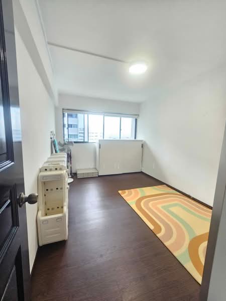 212 Serangoon Avenue 4, 212 Serangoon Avenue 4, 3 Bedrooms, 1,302 sqft, HDB Flat For Sale, by Kelvin Lim, 500205548 - Guest room - PropertyGuru.com.sg