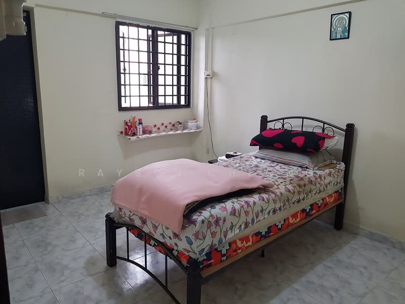 635 Ang Mo Kio Avenue 6, 635 Ang Mo Kio Avenue 6, 3 Bedrooms, 990 sqft, HDB Flat For Sale, by Rayson Cheong, 500205554 - Bedroom - PropertyGuru.com.sg