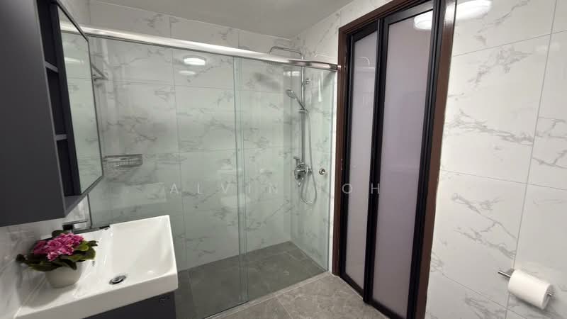 Regent Heights, 50 Bukit Batok East Avenue 5, 3 Bedrooms, 1,173 sqft, Condominium For Rent, by Alvin Toh, 500205559 - Bathroom - PropertyGuru.com.sg