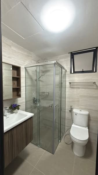 Regent Heights, 50 Bukit Batok East Avenue 5, 3 Bedrooms, 1,173 sqft, Condominium For Rent, by Alvin Toh, 500205559 - Bathroom - PropertyGuru.com.sg