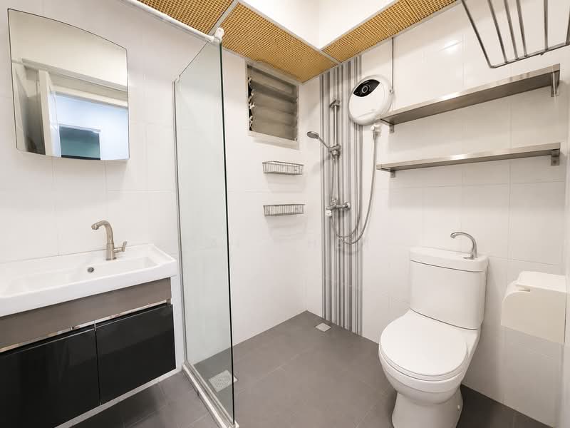673B Fern Grove @ Yishun, 673B Yishun Avenue 4, 3 Bedrooms, 1,205 sqft, HDB Flat For Sale, by Kai Chen, 500205562 - Common Bathroom - PropertyGuru.com.sg