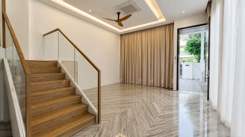 ⭐️ Serangoon Garden Estate ⭐️, Bridport, Cowdray, Hemsley Avenue, Huddington Avenue, 6 Bedrooms, 5,000 sqft, Semi-Detached House For Rent, by Jeremy Pher, 500205566 - Entrance - PropertyGuru.com.sg