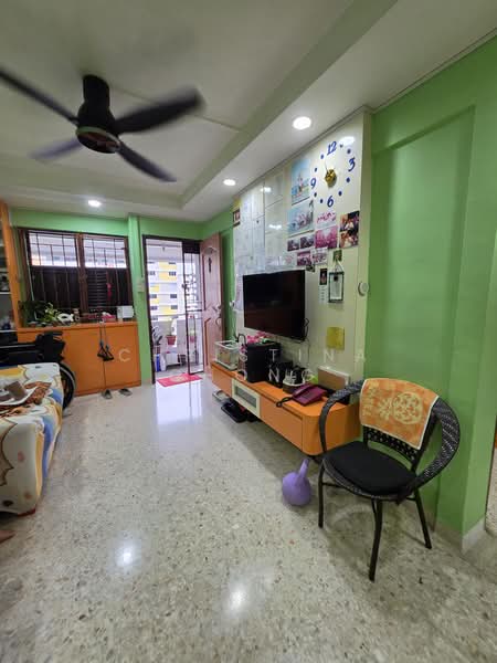 522 Bedok North Avenue 1, 522 Bedok North Avenue 1, 2 Bedrooms, 721 sqft, HDB Flat For Sale, by Christina Chong, 500205570 - Living Room - PropertyGuru.com.sg