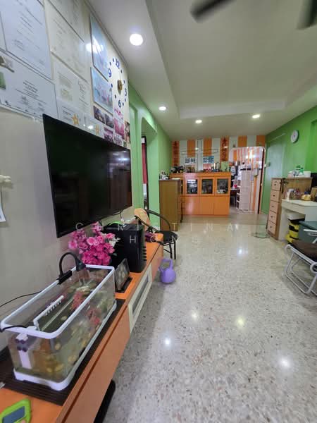 522 Bedok North Avenue 1, 522 Bedok North Avenue 1, 2 Bedrooms, 721 sqft, HDB Flat For Sale, by Christina Chong, 500205570 - Living Room - PropertyGuru.com.sg