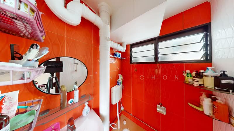 522 Bedok North Avenue 1, 522 Bedok North Avenue 1, 2 Bedrooms, 721 sqft, HDB Flat For Sale, by Christina Chong, 500205570 - Bathroom - PropertyGuru.com.sg