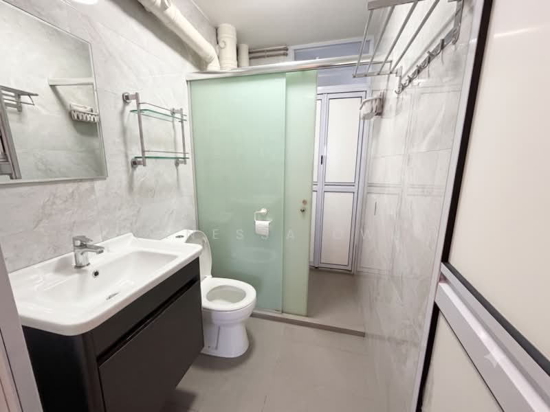 286A Toh Guan Road, 286A Toh Guan Road, 4 Bedrooms, 1,324 sqft, HDB Flat For Sale, by Vanessa Owh, 500205576 - Bathroom - PropertyGuru.com.sg