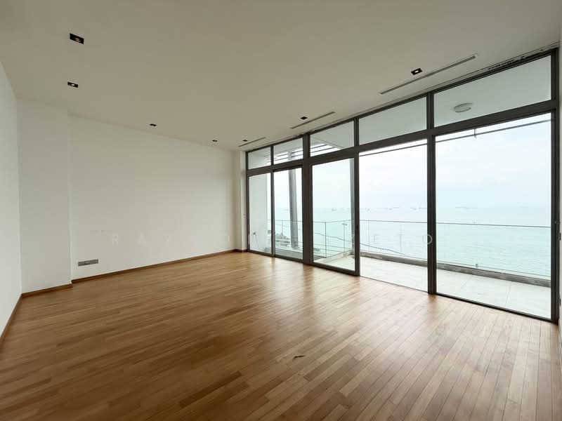 The Oceanfront @ Sentosa Cove, 283 Ocean Drive, 4 Bedrooms, 6,049 sqft, Condominium For Sale, by Raymond Szeto, 500205578 - Master Bedroom With Balcony  - PropertyGuru.com.sg