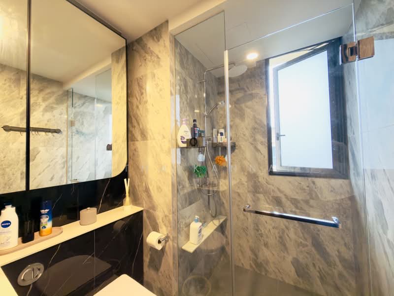 The Watergardens at Canberra, 37 Canberra Drive, 2 Bedrooms, 926 sqft, Condominium For Sale, by Latha Kannan, 500205586 - Bathroom - PropertyGuru.com.sg