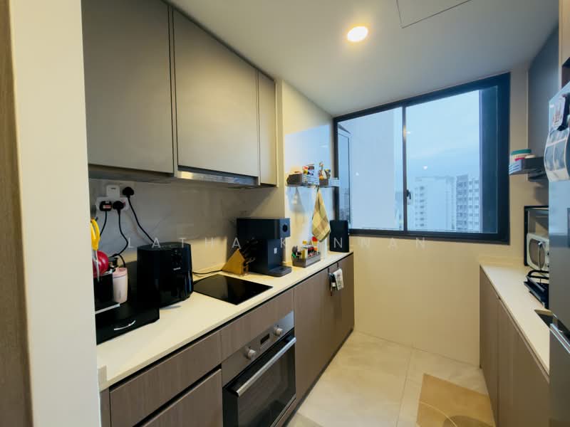 The Watergardens at Canberra, 37 Canberra Drive, 2 Bedrooms, 926 sqft, Condominium For Sale, by Latha Kannan, 500205586 - Kitchen - PropertyGuru.com.sg