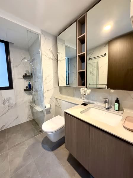 The Watergardens at Canberra, 37 Canberra Drive, 2 Bedrooms, 926 sqft, Condominium For Sale, by Latha Kannan, 500205586 - Bathroom - PropertyGuru.com.sg