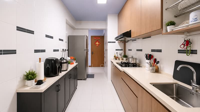 424D Yishun Avenue 11, 424D Yishun Avenue 11, 3 Bedrooms, 990 sqft, HDB Flat For Rent, by Laven Loo 吕欣颐, 500205608 - Kitchen - PropertyGuru.com.sg